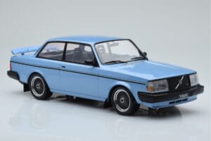 Volvo 240 Turbo Azul Claro IXO 1:18 18MCC090 Metal - imagen 4 de 6