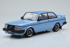 Volvo 240 Turbo Azul Claro IXO 1:18 18MCC090