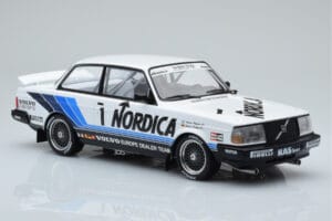 Volvo 240 Turbo Nordica #1 J. Cecotto / A. Olafsson ETCC Brno 1986 IXO 1:18 18RMC087 Metal - imagen 4 de 6