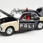 Volvo P121 Policía Revell 1:18 8904 - image 2 of 8