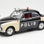 Volvo P121 Policía Revell 1:18 8904