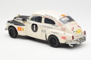 Volvo PV 544 Rally Revell 1:18 8922 Metal - imagen 7 de 8