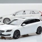 Volvo V60 D3 Crystal Blanco FAW 1:18 - image 7 of 7