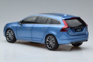 Volvo V60 D3 Power Azul FAW 1:18 9430839 Metal - imagen 6 de 7