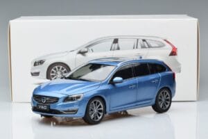 Volvo V60 D3 Power Azul FAW 1:18 9430839 Metal - imagen 7 de 7