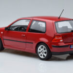 Volkswagen Golf Mk4 Rojo Norev 1:18 - image 6 of 7