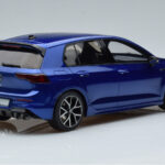 Volkswagen Golf Mk8 R Azul Otto 1:18 - image 2 of 6