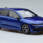 Volkswagen Golf Mk8 R Azul Otto 1:18 - image 4 of 6