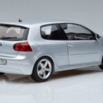 Volkswagen Golf GTI Mk5 Pirelli Edition Plata Norev 1:18 188425 Metal - image 3 of 7