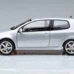 Volkswagen Golf GTI Mk5 Pirelli Edition Plata Norev 1:18 188425 Metal - image 4 of 7