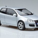 Volkswagen Golf GTI Mk5 Pirelli Edition Plata Norev 1:18 188425 Metal - image 5 of 7