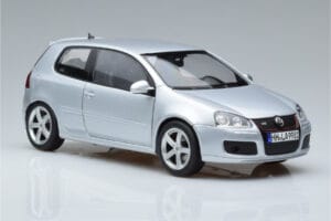 Volkswagen Golf GTI Mk5 Pirelli Edition Plata Norev 1:18 188425 Metal - imagen 5 de 7