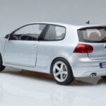 Volkswagen Golf GTI Mk5 Pirelli Edition Plata Norev 1:18 188425 Metal - image 6 of 7