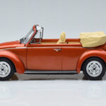 Volkswagen Beetle 1303 Descapotable Naranja Norev 1:18 - image 3 of 6