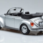 Volkswagen Beetle 1303 Cabriolet Plateado Norev 1:18 - image 5 of 6