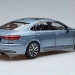 Volkswagen Passat B8 Azul FAW 1:18 ZVF000003A Metal - image 3 of 7