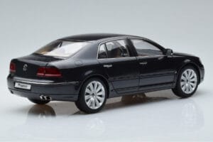Volkswagen Phaeton V6 Mazeppa Gris Kyosho 1:18 08831MBK Metal - imagen 3 de 9