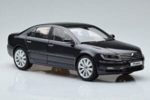 Volkswagen Phaeton V6 Mazeppa Gris Kyosho 1:18 08831MBK Metal - imagen 6 de 9