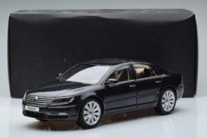 Volkswagen Phaeton V6 Mazeppa Gris Kyosho 1:18 08831MBK Metal - imagen 9 de 9