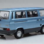 Volkswagen T3 Multivan Azul Norev 1:18 - image 2 of 6