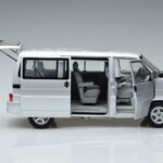 Volkswagen T4b Transporter Caravelle Minibus Schuco 1:18 450041500 Metal - image 4 of 8