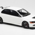 Mitsubishi Lancer Evo VIII MR FQ-400 Blanco Otto 1:18 - image 4 of 6