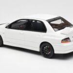 Mitsubishi Lancer Evo VIII MR FQ-400 Blanco Otto 1:18 - image 5 of 6