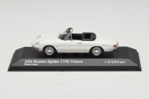 Alfa Romeo 1750 Spider Veloce Blanco Minichamps 1:43 400120530 Metal