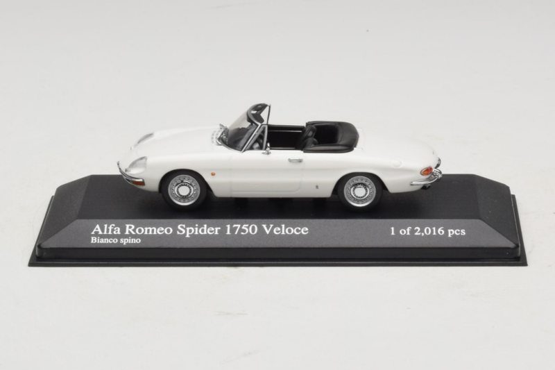 Alfa Romeo 1750 Spider Veloce Blanco Minichamps 1:43 400120530 Metal
