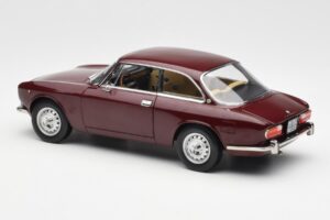 Alfa Romeo 2000 GTV Rojo Granate Norev 1:18 187916 Metal - imagen 7 de 8