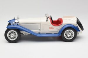 Alfa Romeo 2300 Spider Blanco & Azul Bburago 1:18 3008-M1 Metal - imagen 3 de 6
