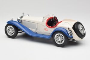 Alfa Romeo 2300 Spider Blanco & Azul Bburago 1:18 3008-M1 Metal - imagen 5 de 6