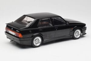 Alfa Romeo 75 Turbo Evoluzione Negro MCG 1:18 MCG18429 Metal - imagen 2 de 6