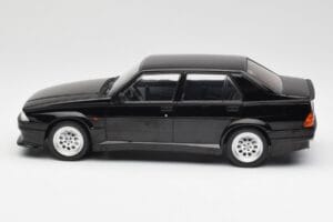 Alfa Romeo 75 Turbo Evoluzione Negro MCG 1:18 MCG18429 Metal - imagen 3 de 6