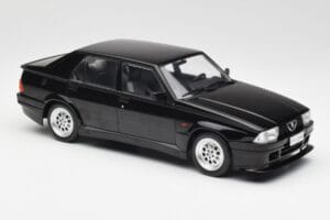 Alfa Romeo 75 Turbo Evoluzione Negro MCG 1:18 MCG18429 Metal - imagen 4 de 6