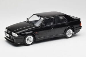 Alfa Romeo 75 Turbo Evoluzione Negro MCG 1:18 MCG18429 Metal