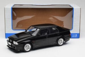 Alfa Romeo 75 Turbo Evoluzione Negro MCG 1:18 MCG18429 Metal - imagen 6 de 6