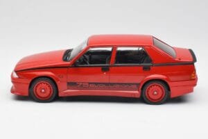 Alfa Romeo 75 Turbo Evoluzione Rojo MCG 1:18 MCG18428 Metal - imagen 3 de 6