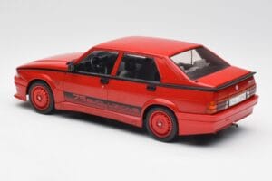 Alfa Romeo 75 Turbo Evoluzione Rojo MCG 1:18 MCG18428 Metal - imagen 5 de 6