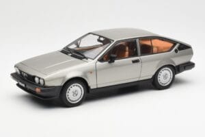 Alfa Romeo Alfetta GTV 2.0 Gris Metalizado AUTOart 1:18 70147 Metal