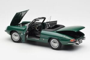 Alfa Romeo Duetto Spider Verde AUTOart 1:18 70138 Metal - imagen 5 de 8