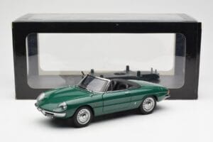 Alfa Romeo Duetto Spider Verde AUTOart 1:18 70138 Metal - imagen 8 de 8