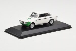 Alfa Romeo Giulia 1300 GTA Junior Blanco Minichamps 1:43 400120601 Metal - imagen 2 de 3