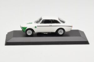 Alfa Romeo Giulia 1300 GTA Junior Blanco Minichamps 1:43 400120601 Metal