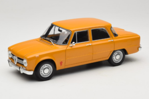 Alfa Romeo Giulia 1300 Super Naranja Minichamps 1:18 180120900 Metal