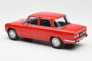 Alfa Romeo Giulia Nuova Super Rojo MCG 1:18 MCG18145 Metal - imagen 5 de 6
