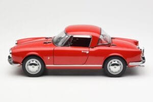 Alfa Romeo Giulietta 1300 Spider Rojo AUTOart 1:18 70157 Metal - imagen 4 de 8