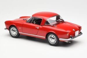Alfa Romeo Giulietta 1300 Spider Rojo AUTOart 1:18 70157 Metal - imagen 7 de 8