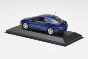 Alfa Romeo GT Dark Blue Metallic Minichamps 1:43 400120326 Metal - imagen 3 de 4