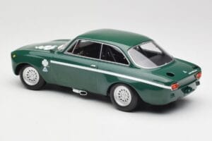 Alfa Romeo GTA 1300 Junior Verde Minichamps 1:18 155120022 Metal - imagen 5 de 6